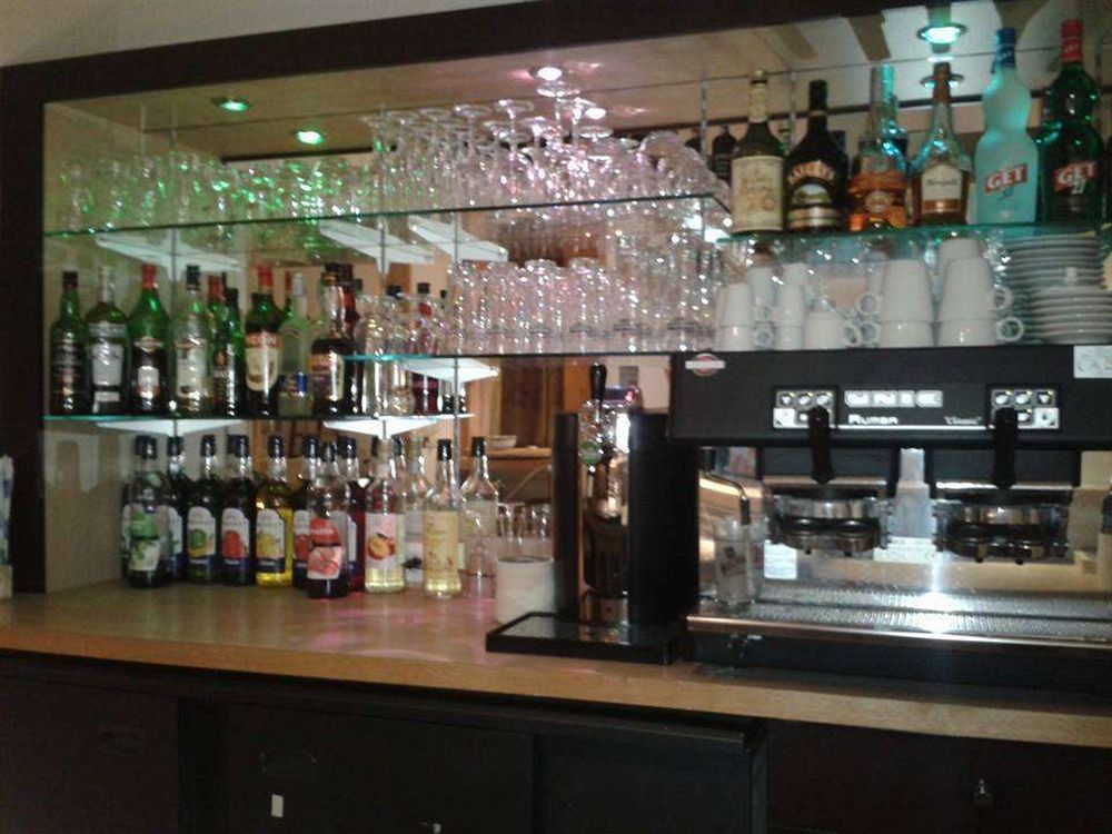 沙特尔美恩维里尔考特酒店 外观 照片